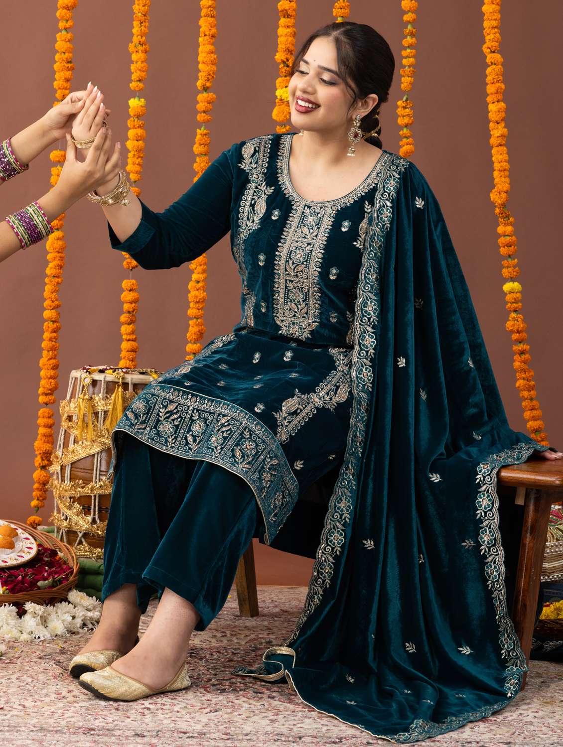 women plus size three quarter sleeve kurta pant with dupatta set - 22238777 -  Standard Image - 5