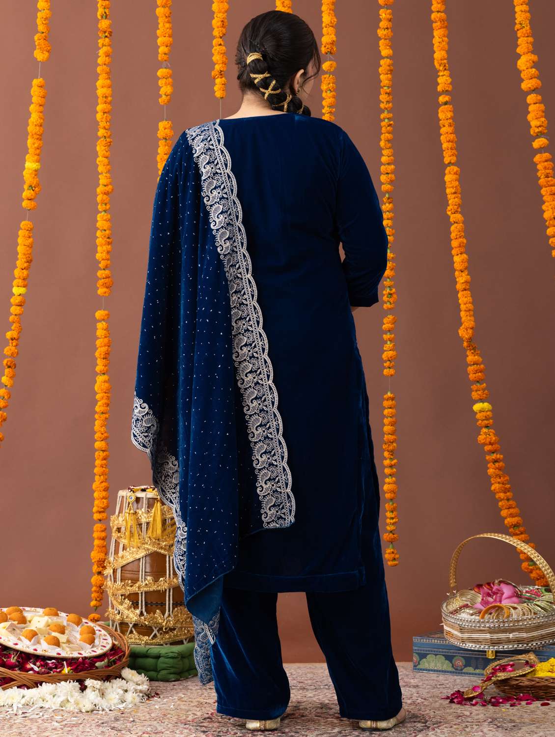 women plus size three quarter sleeve kurta pant with dupatta set - 22238781 -  Standard Image - 3