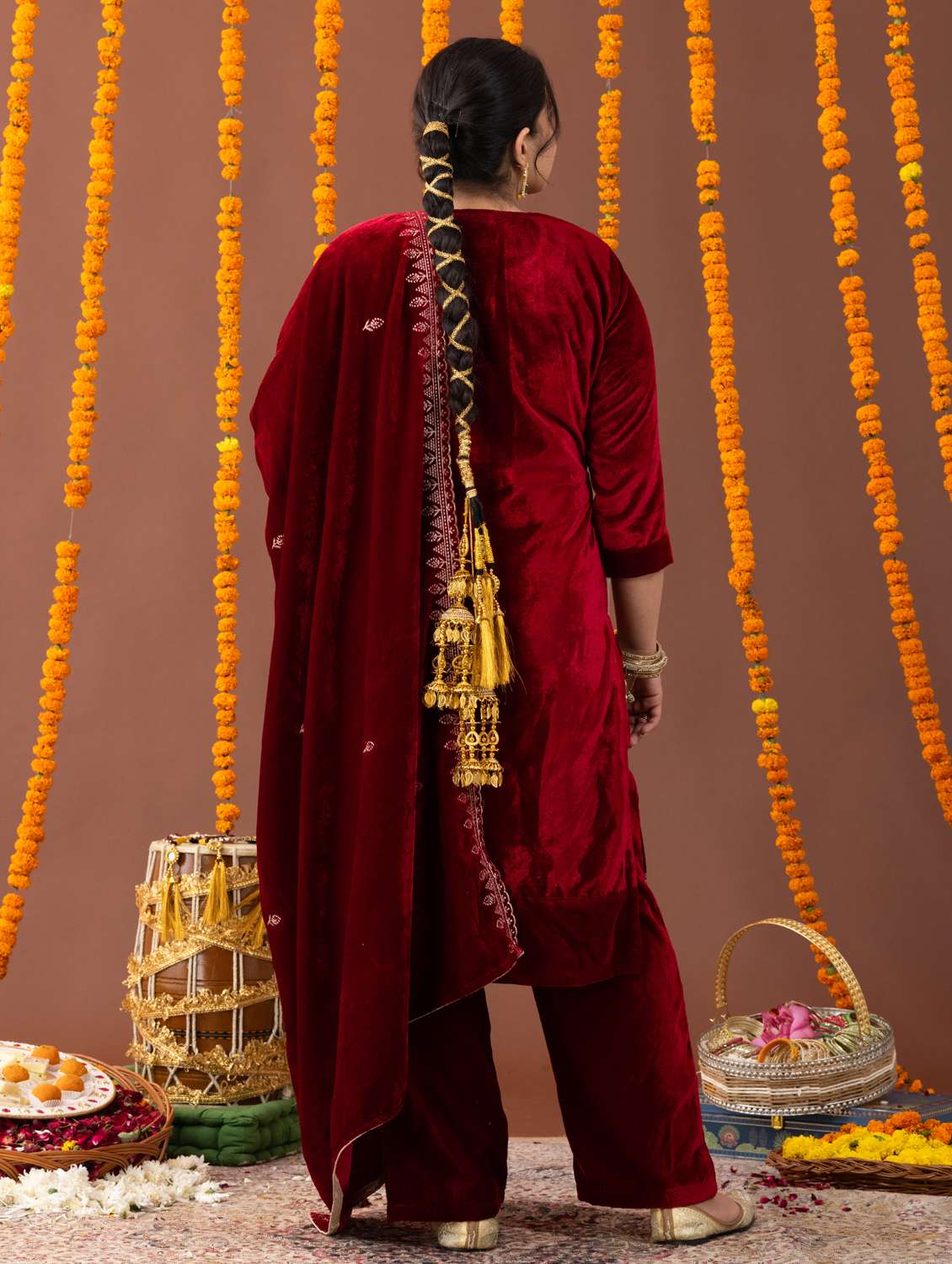 women plus size three quarter sleeve kurta pant with dupatta set - 22238782 -  Standard Image - 3