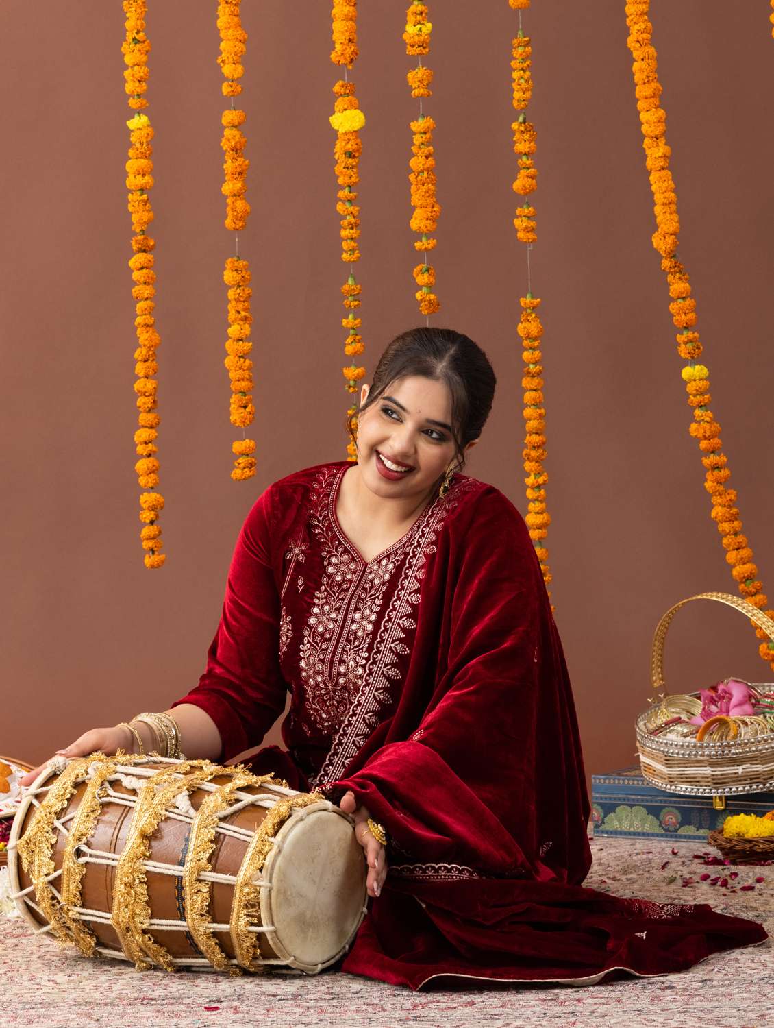 women plus size three quarter sleeve kurta pant with dupatta set - 22238782 -  Standard Image - 5