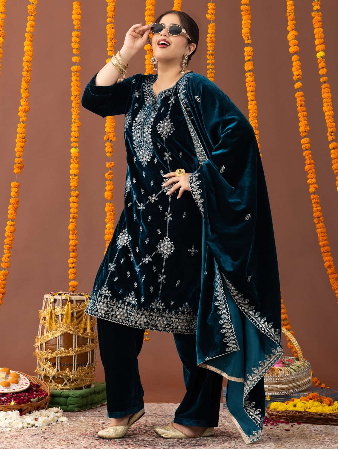 women plus size three quarter sleeve kurta pant with dupatta set - 22238784 -  Standard Image - 5