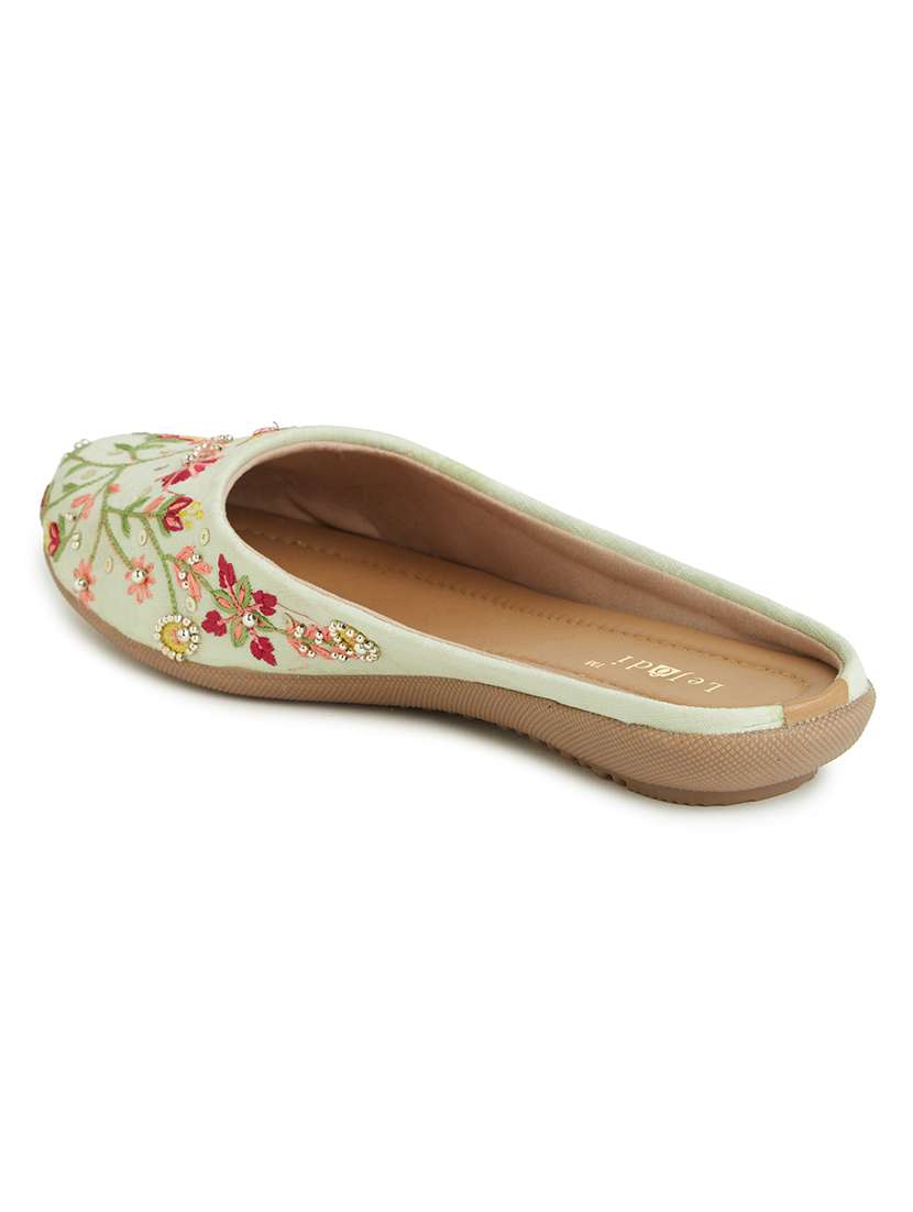 women embroidered slip on mojari - 22239326 -  Standard Image - 3
