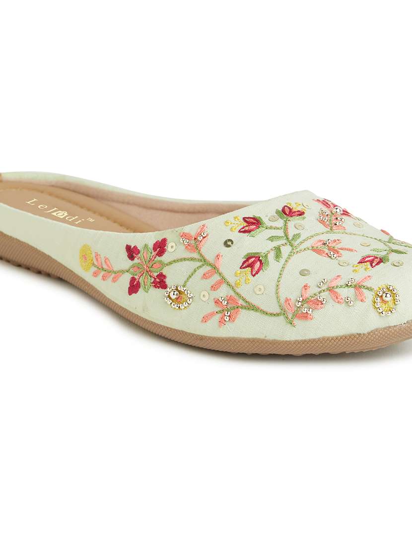 women embroidered slip on mojari - 22239326 -  Standard Image - 5