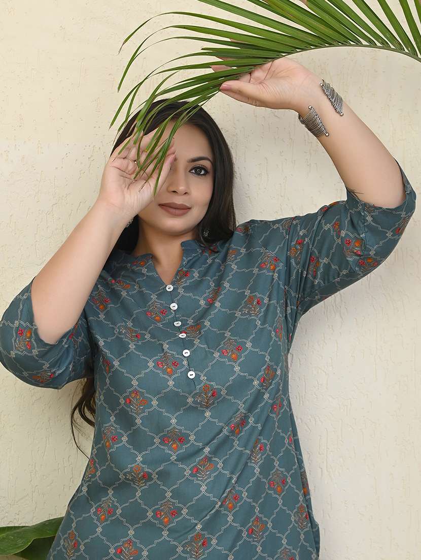 women plus size three quarter sleeve kurta pant set - 22239768 -  Standard Image - 3