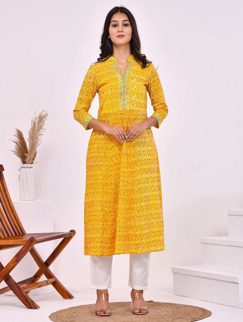 women printed three quarter sleeve a-line kurta