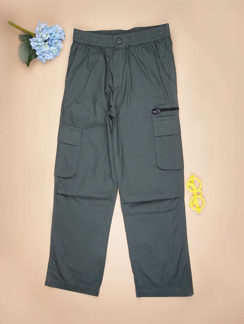 boys solid mid rise cargo pant