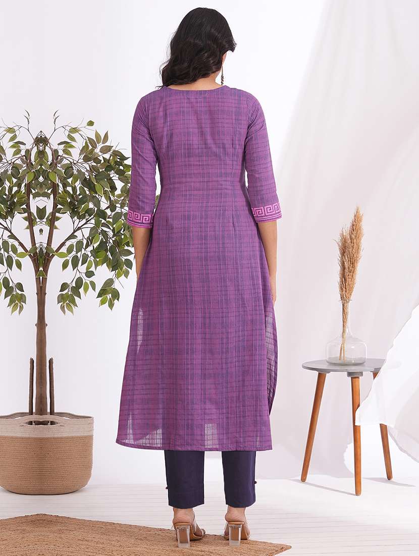 women self design three quarter sleeve a-line kurta - 22240406 -  Standard Image - 3