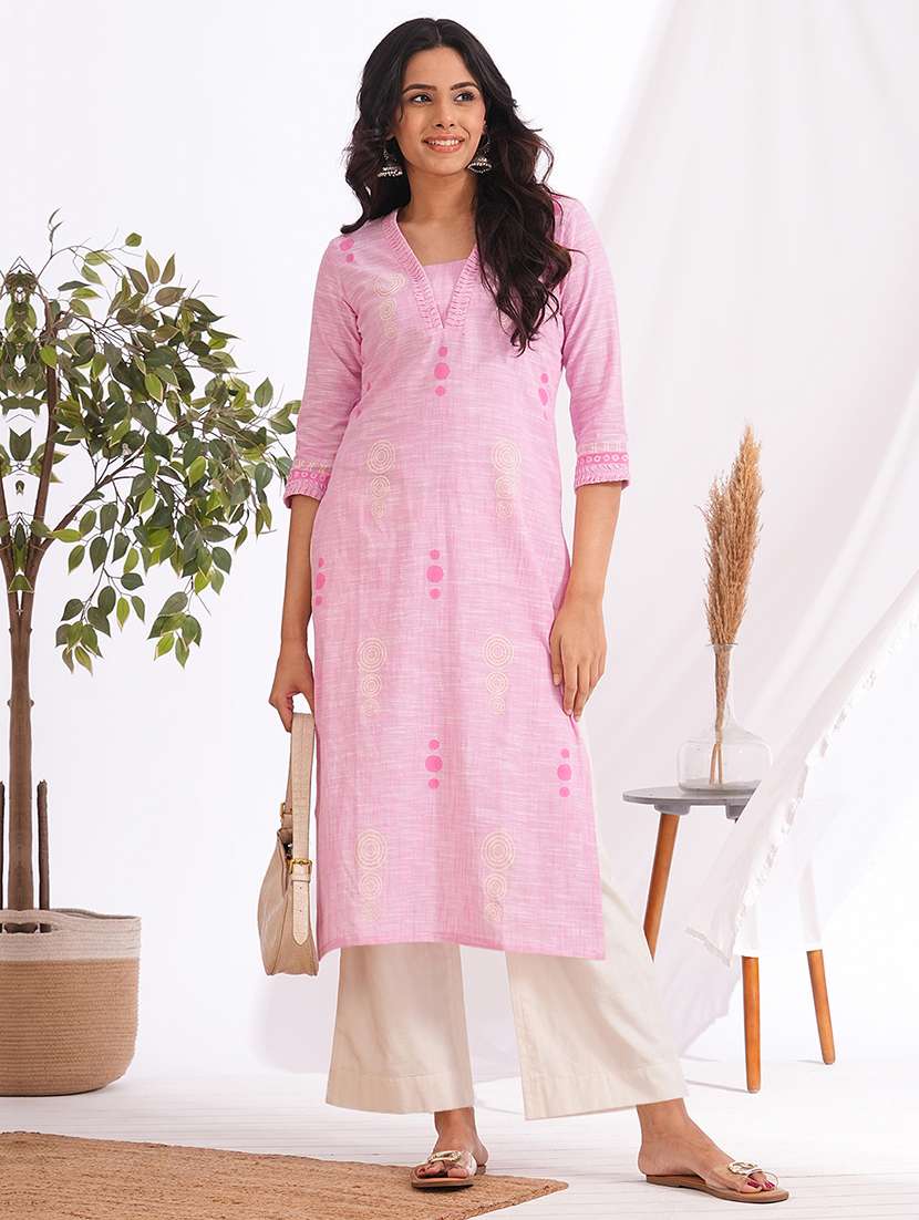 women self design three quarter sleeve straight kurta