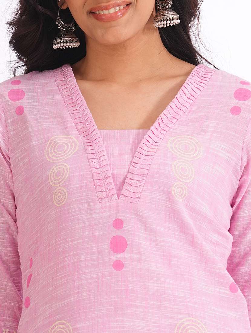 women self design three quarter sleeve straight kurta - 22240407 -  Standard Image - 5