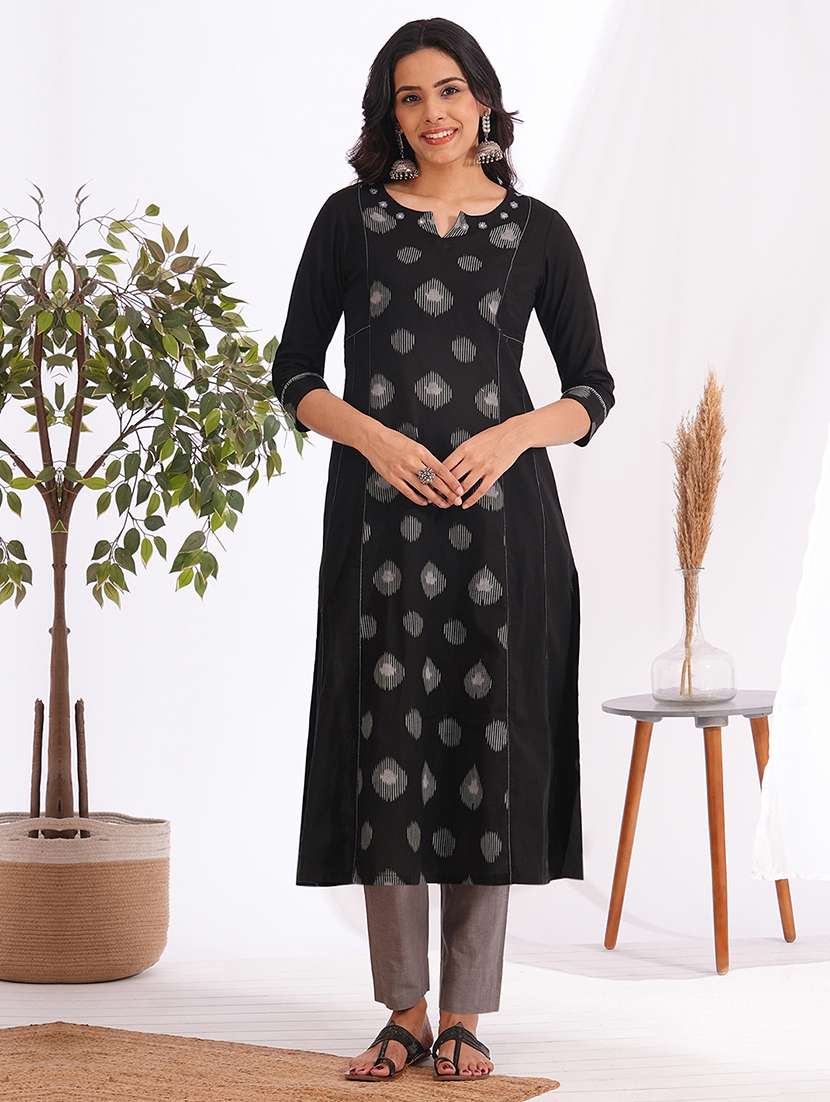 women self design three quarter sleeve a-line kurta