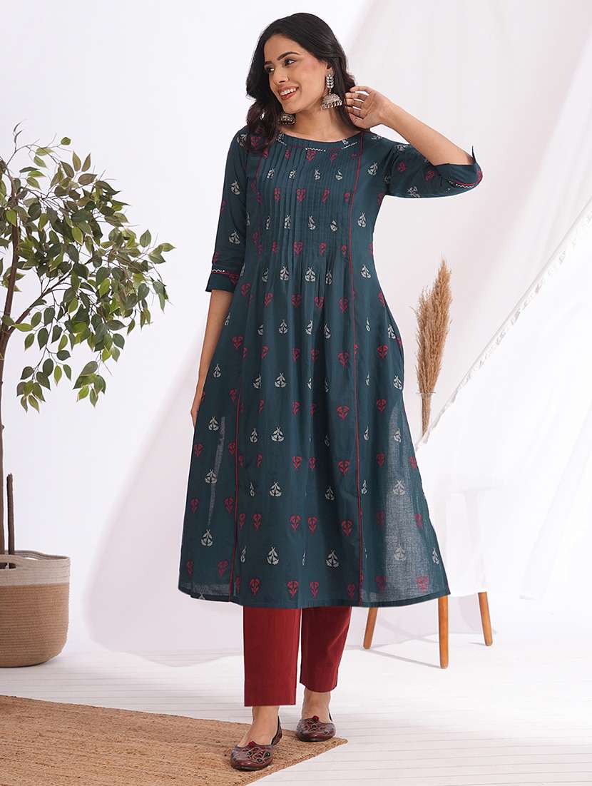 women self design three quarter sleeve a-line kurta