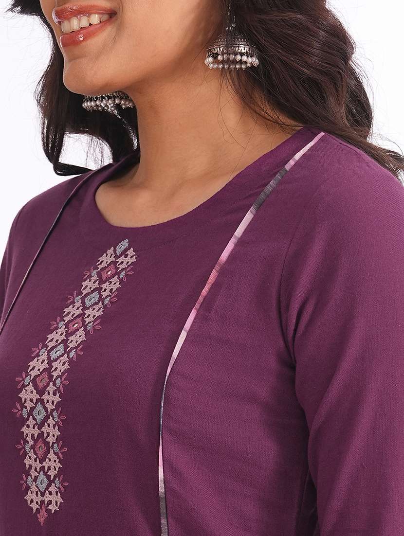 women solid with work three quarter sleeve straight kurta - 22240417 -  Standard Image - 5