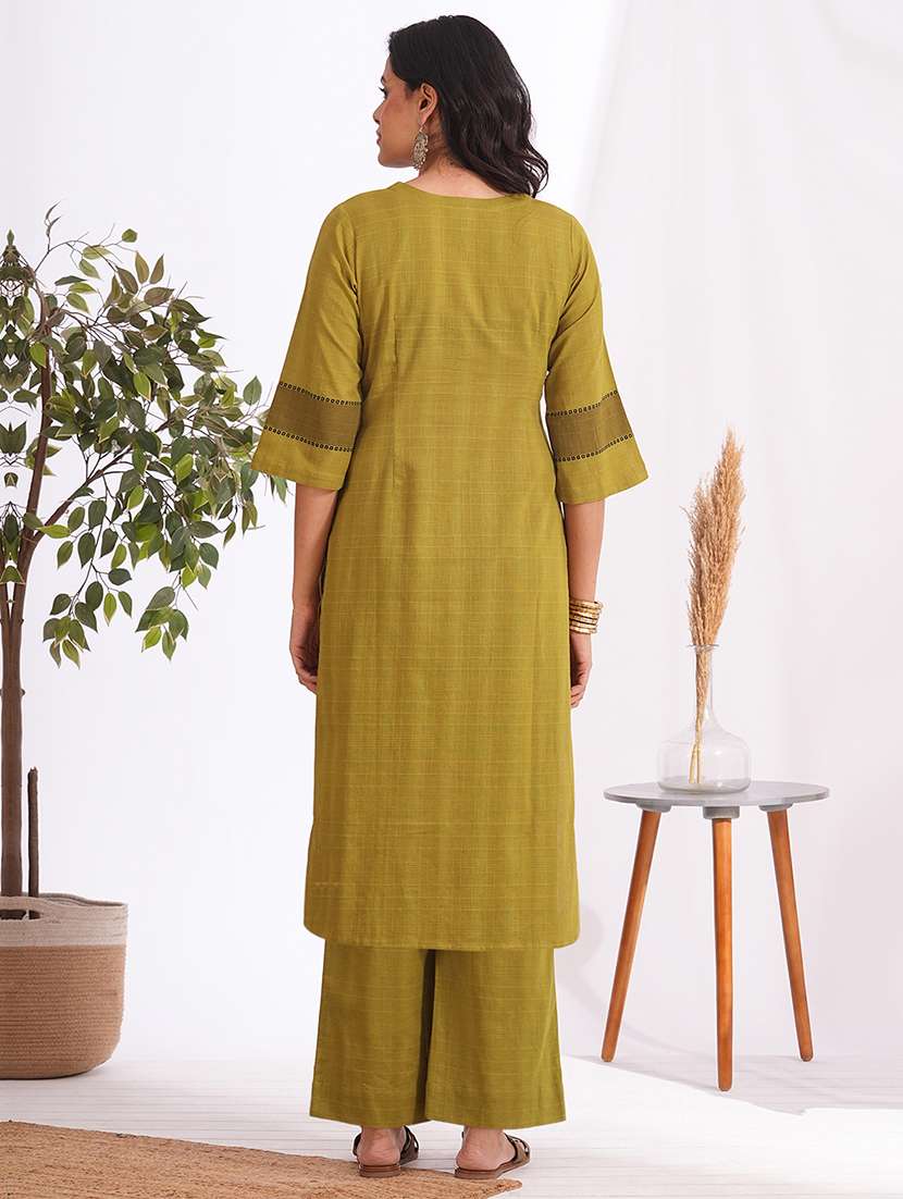 women self design three quarter sleeve straight kurta - 22240422 -  Standard Image - 3