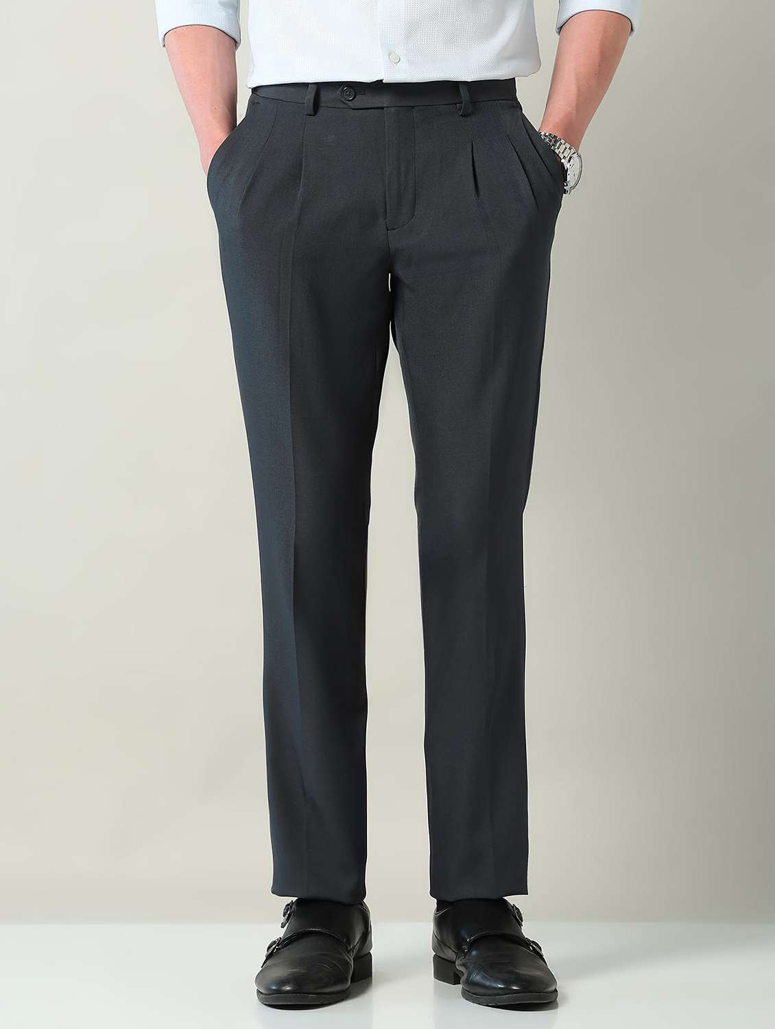 men solid mid rise pleated formal trouser