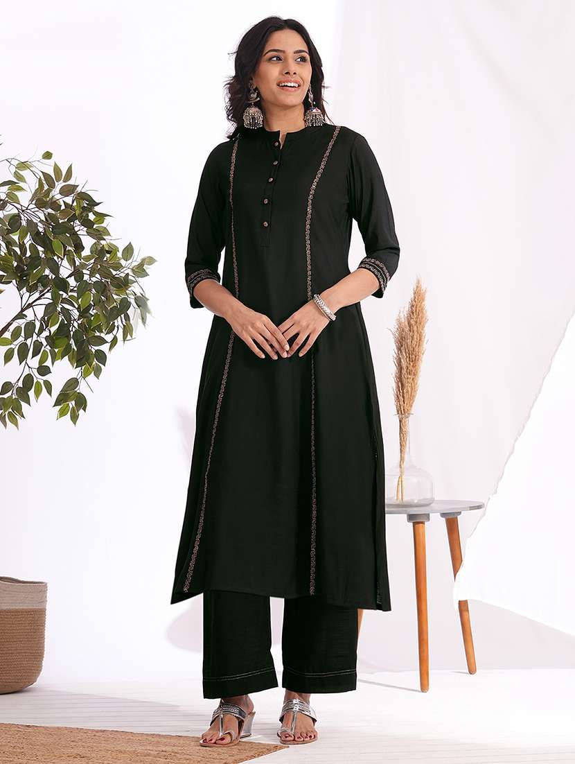 women solid with work three quarter sleeve kurta pant set