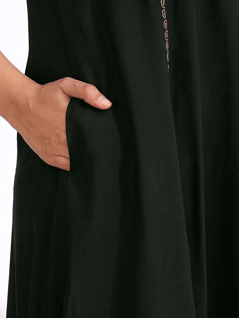 Women Solid With Work Three Quarter Sleeve Kurta Pant Set - 22240949 -  Standard Image - 5