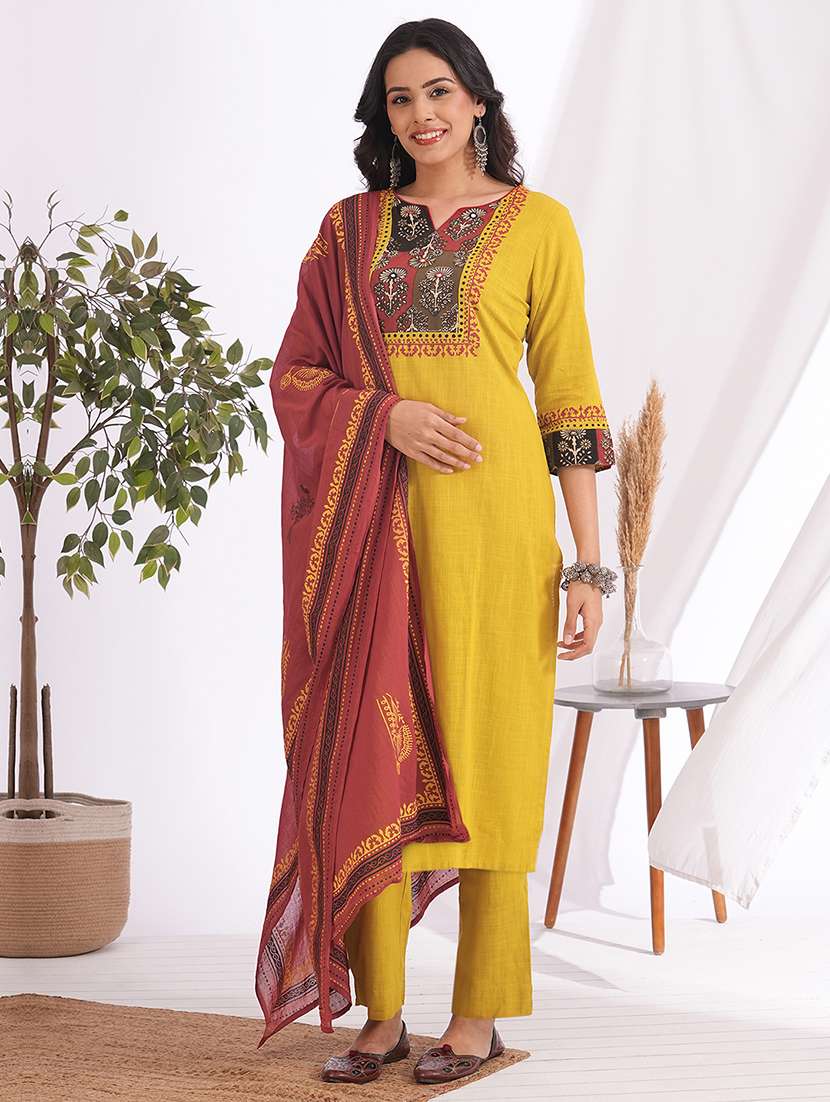 women placement print three quarter sleeve kurta pant with dupatta set