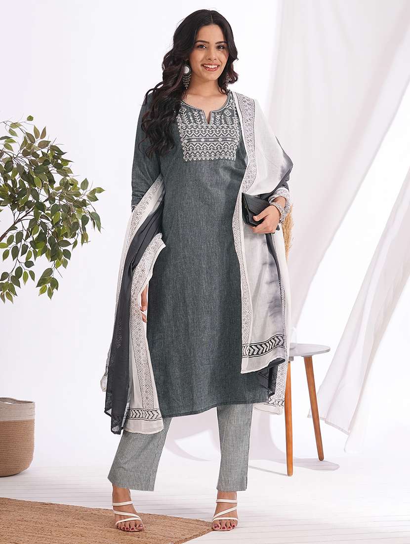 women solid with work three quarter sleeve kurta pant with dupatta set