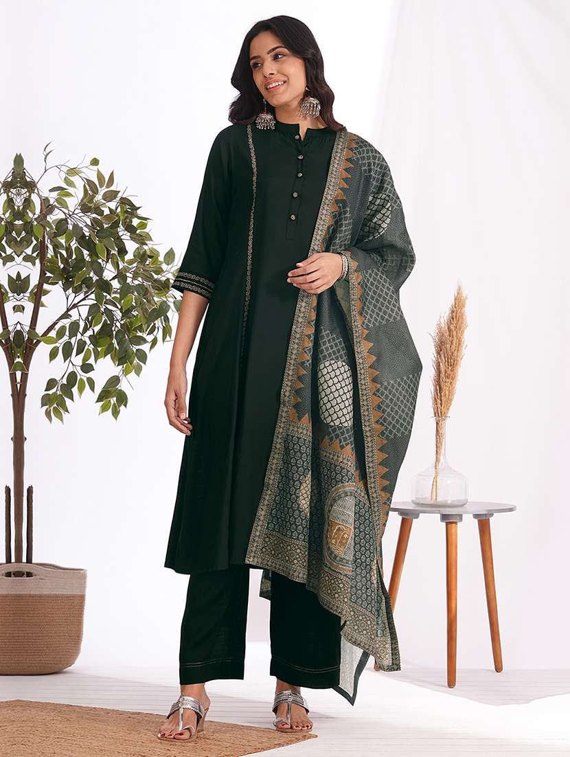 women solid with work three quarter sleeve kurta pant with dupatta set
