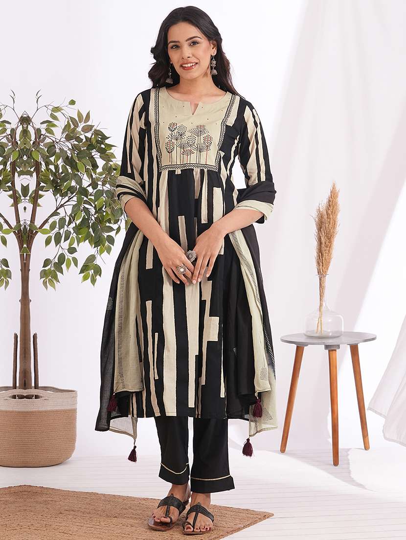 women printed three quarter sleeve kurta pant with dupatta set
