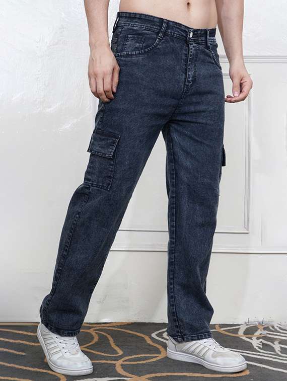 men solid mid rise regular fit cargo