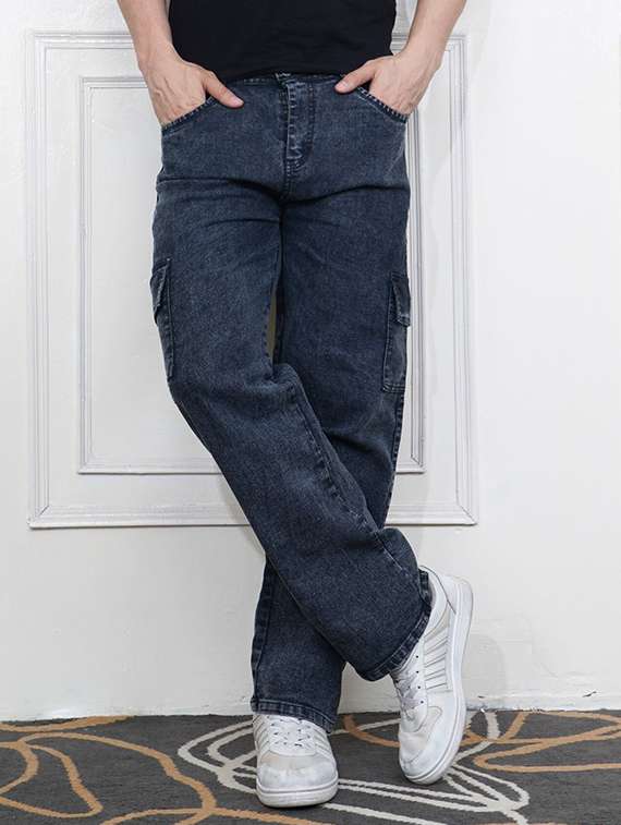 men solid mid rise regular fit cargo