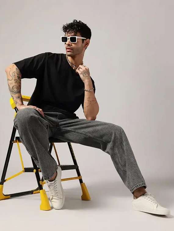 men plain mid rise baggy jeans - 22241055 -  Standard Image - 3