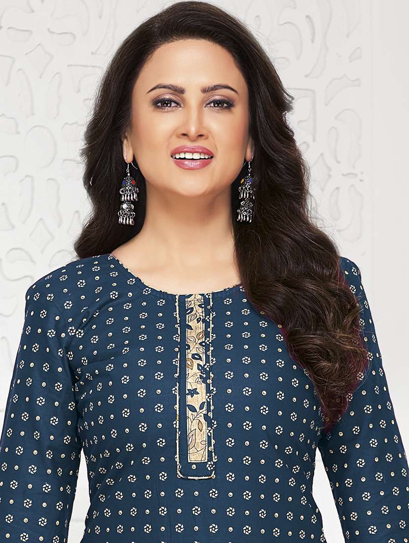 women printed three quarter sleeve kurta patiala with dupatta set - 22241975 -  Standard Image - 3