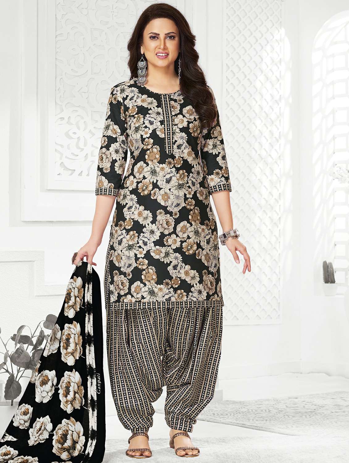 women floral three quarter sleeve kurta patiala with dupatta set