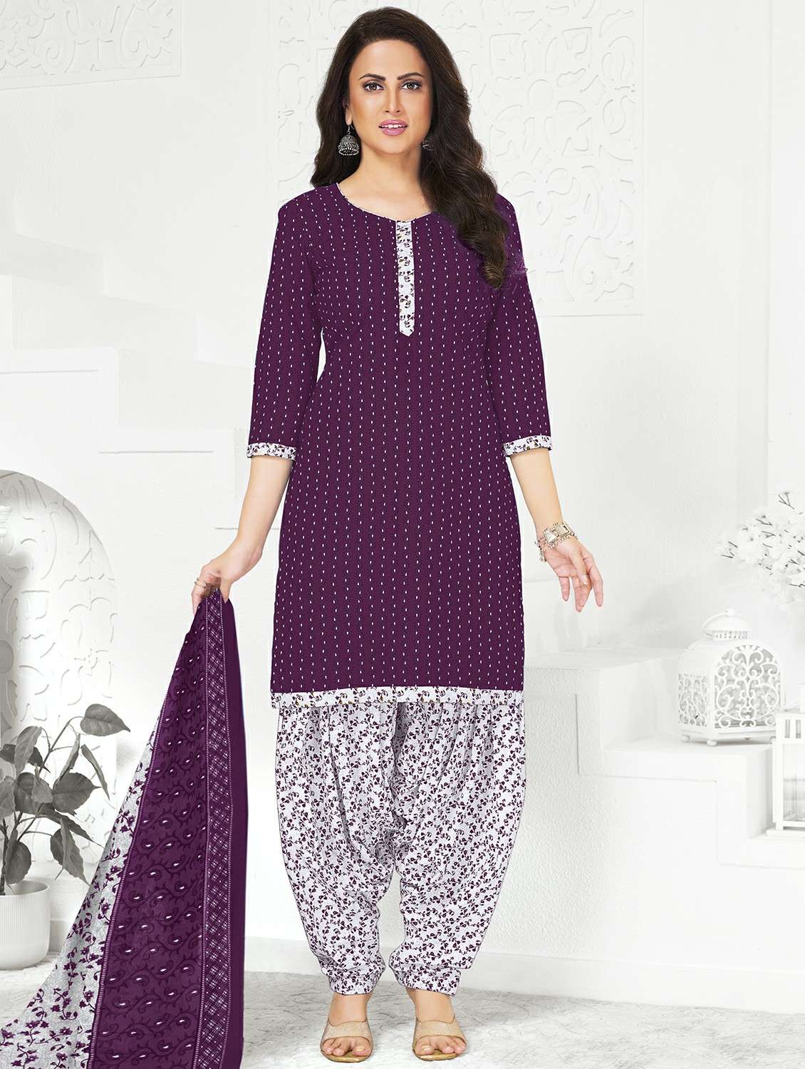 women printed three quarter sleeve kurta patiala with dupatta set