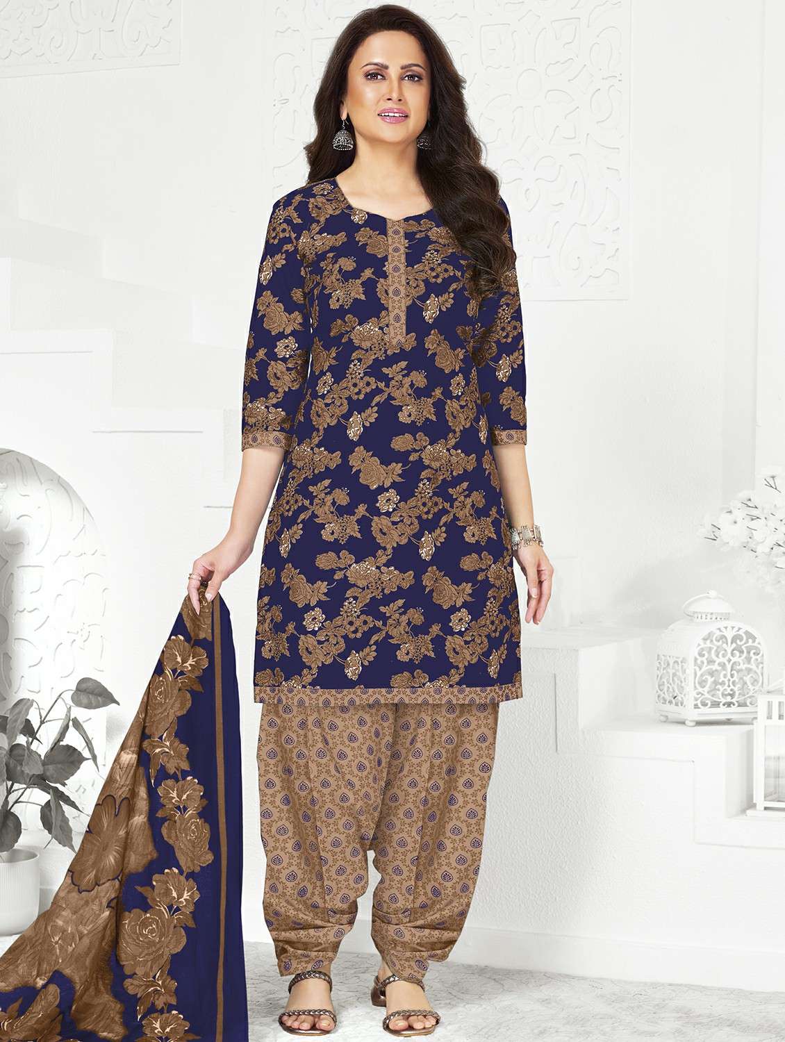 women floral three quarter sleeve kurta patiala with dupatta set