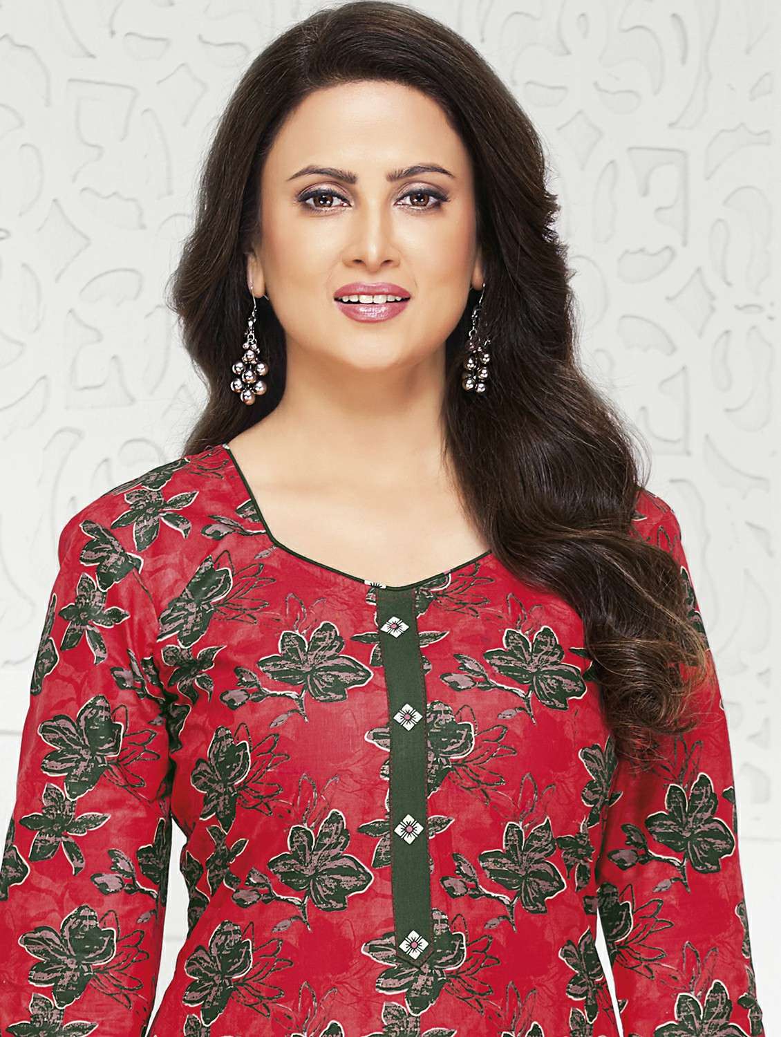 women floral three quarter sleeve kurta patiala with dupatta set - 22242012 -  Standard Image - 3