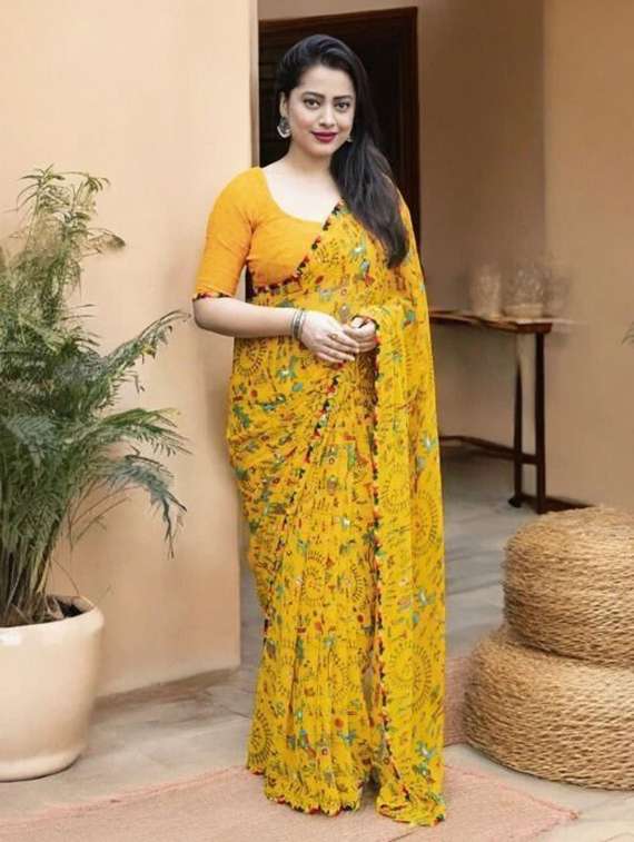 women printed casual wear saree with blouse