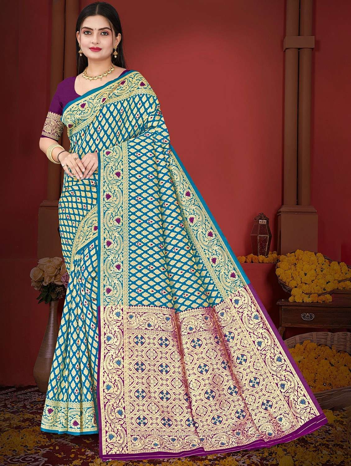 women self design banarasi saree with blouse
