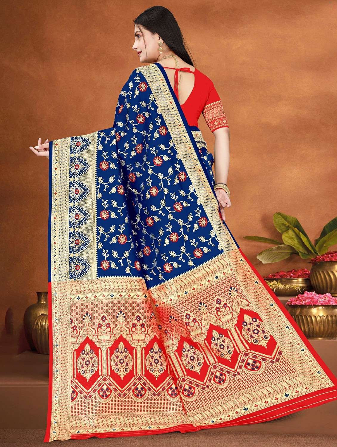 women self design banarasi saree with blouse - 22243649 -  Standard Image - 3