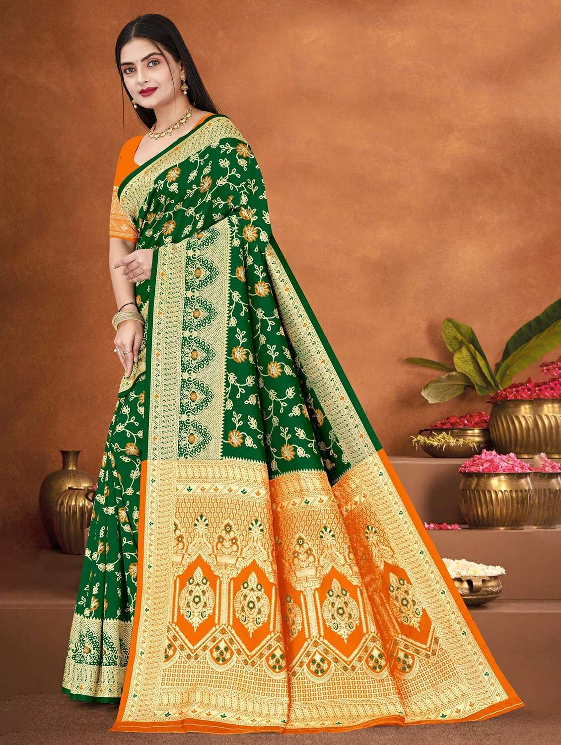 women self design banarasi saree with blouse