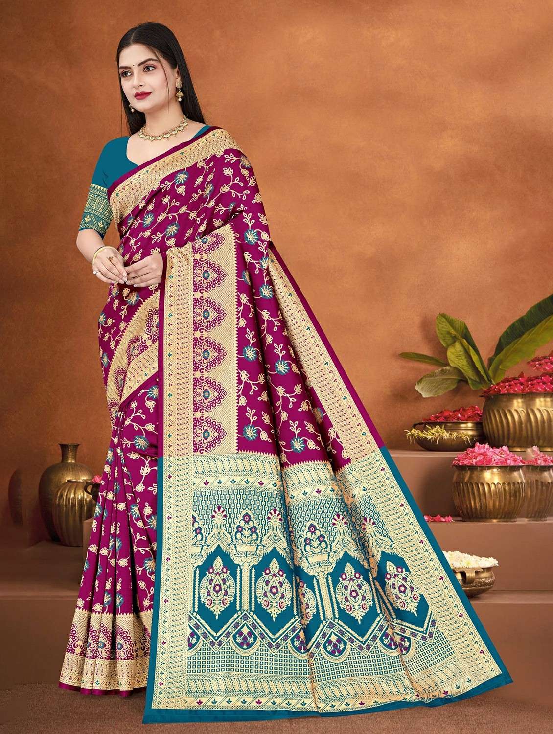 women self design banarasi saree with blouse