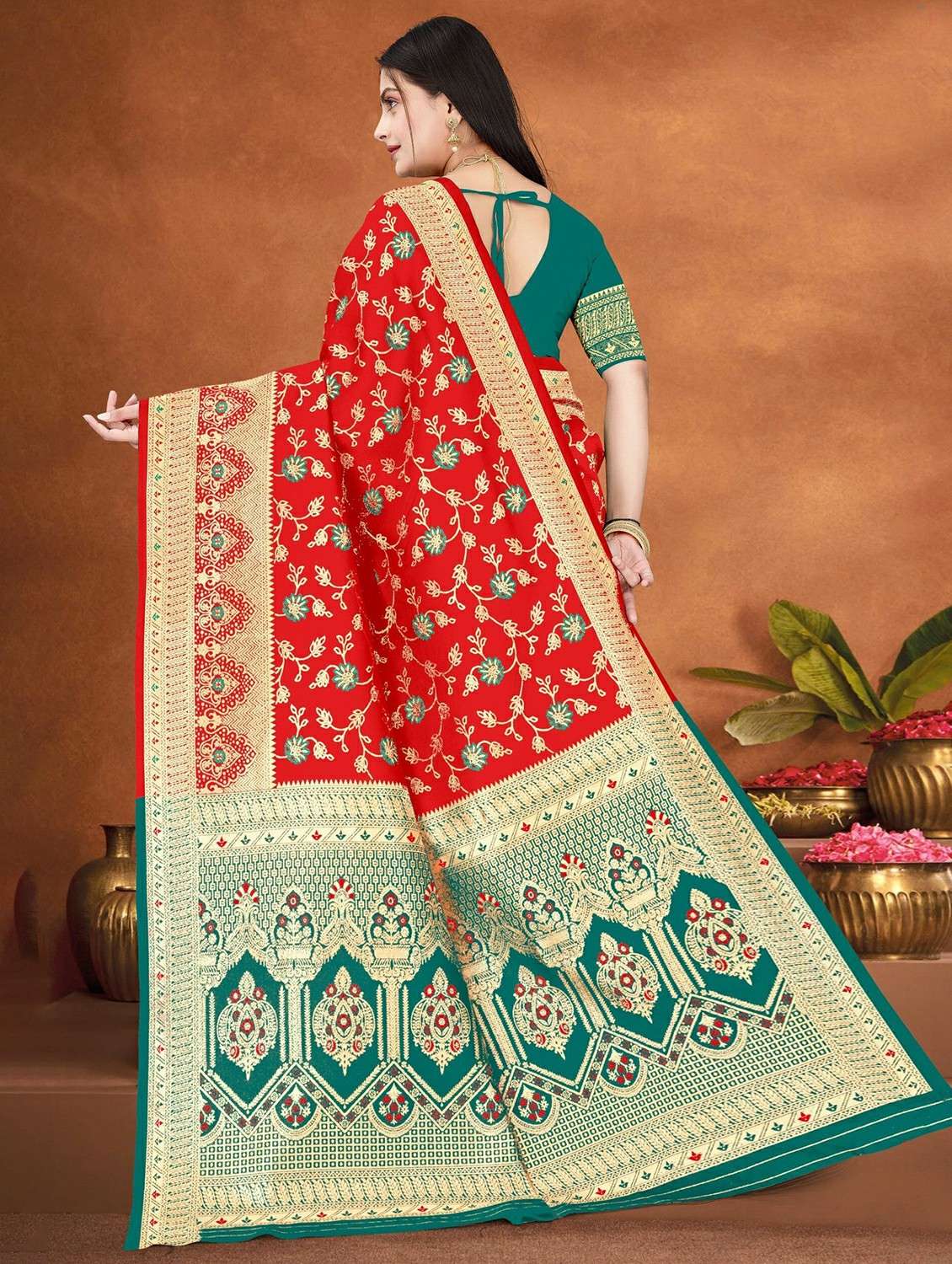 women self design banarasi saree with blouse - 22243653 -  Standard Image - 3