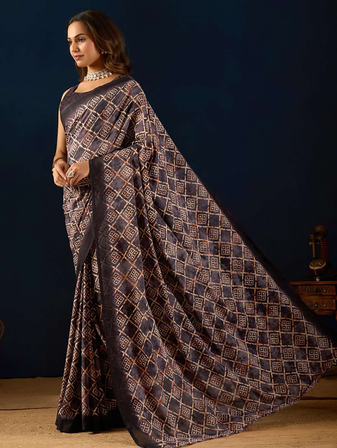 women printed ready to wear saree with blouse - 22244000 -  Standard Image - 3