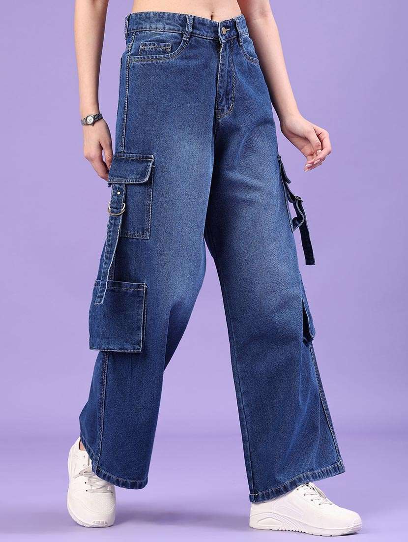 women solid high rise relaxed fit cargo