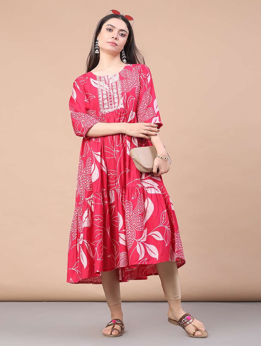 women printed three quarter sleeve kurta