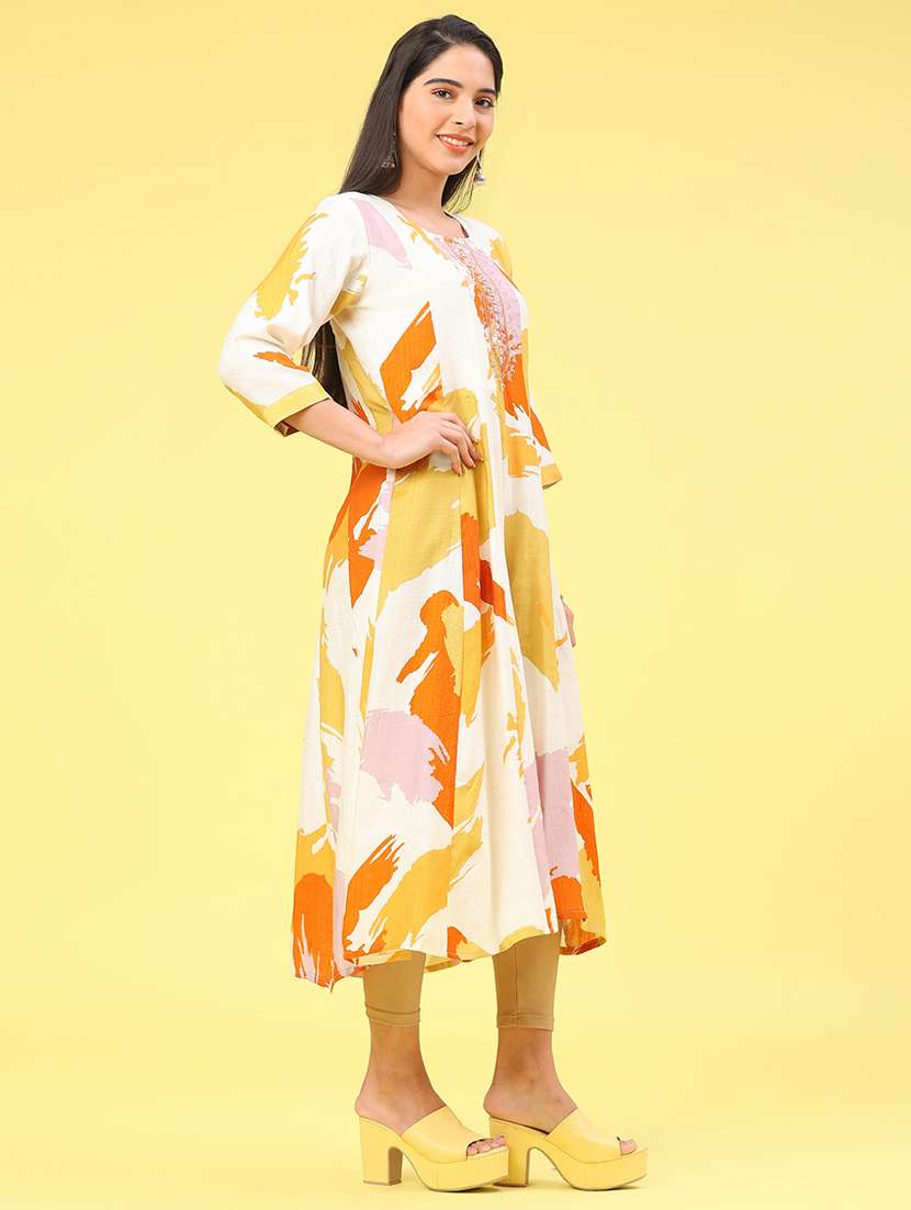 women printed three quarter sleeve kurta - 22246365 -  Standard Image - 3