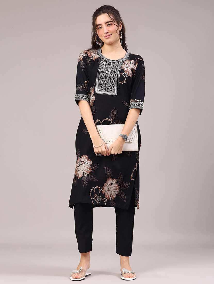 women floral three quarter sleeve kurta pant set