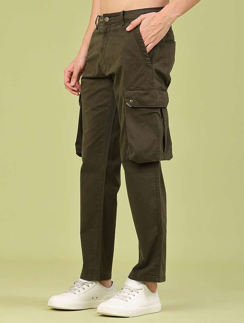 men solid mid rise regular fit cargo 