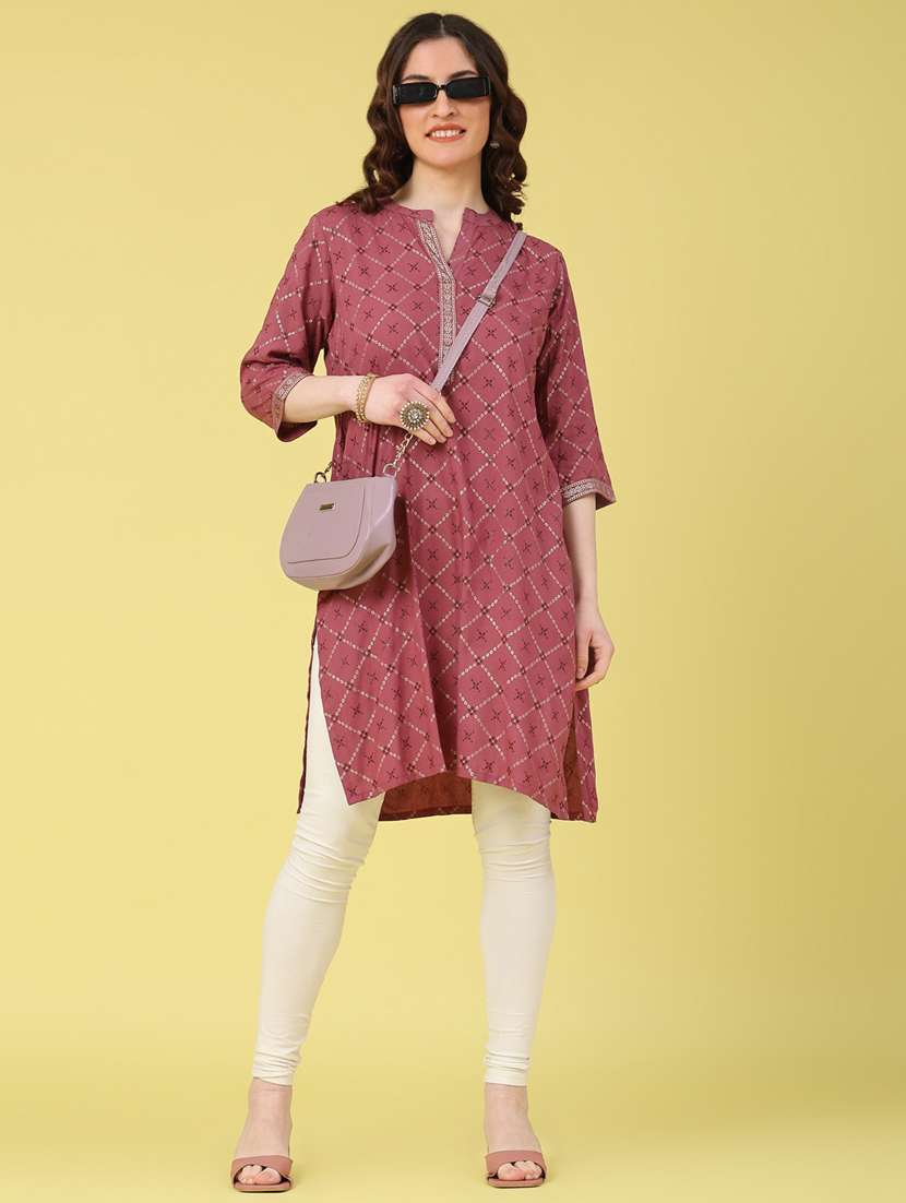 women printed three quarter sleeve kurta