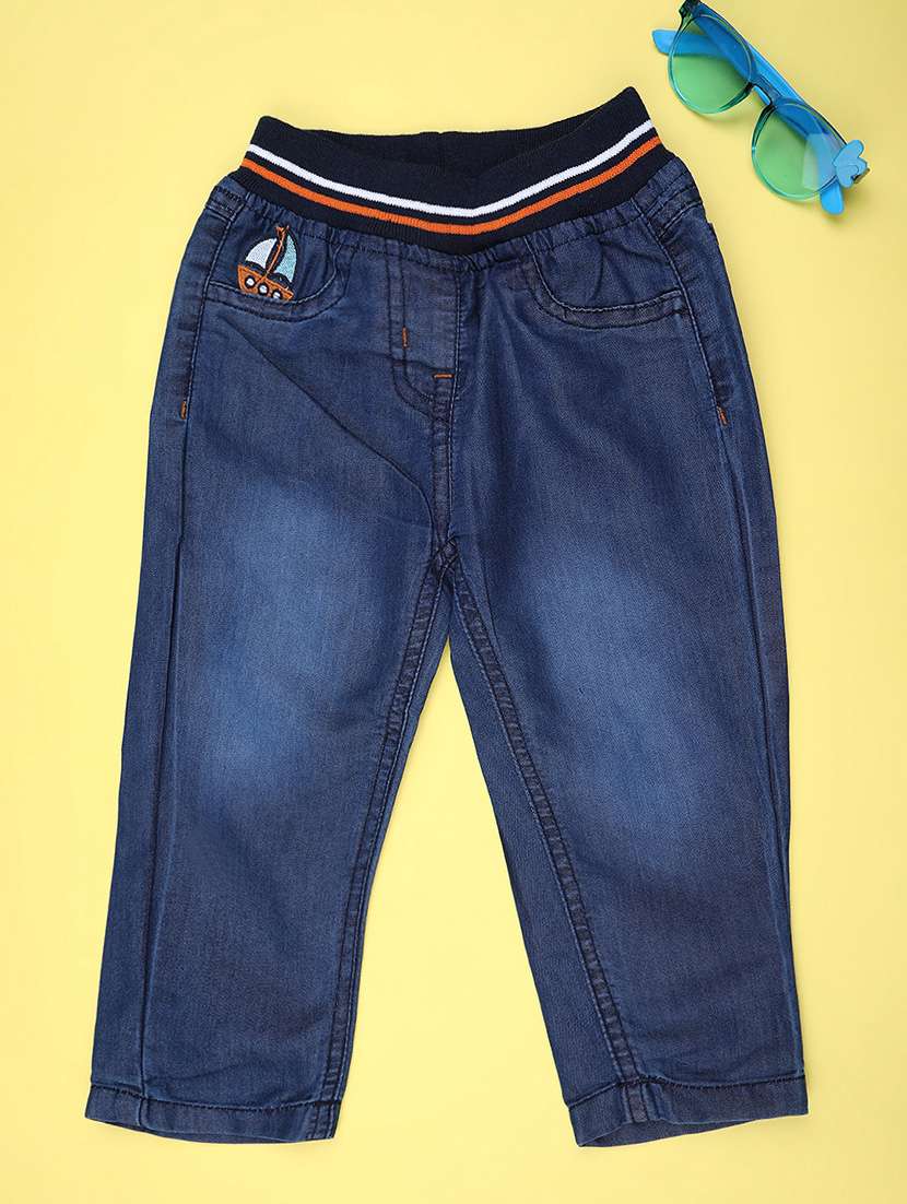 boys solid mid rise relaxed fit jeans