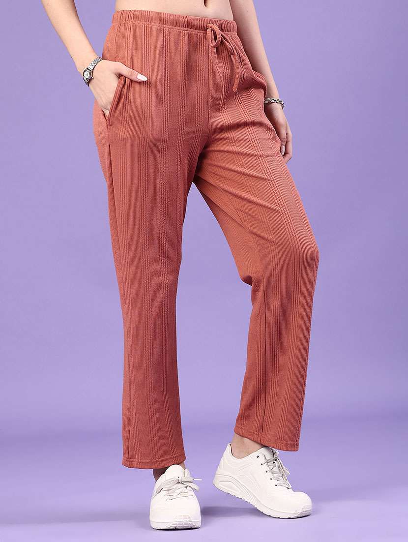 women solid mid rise track pant