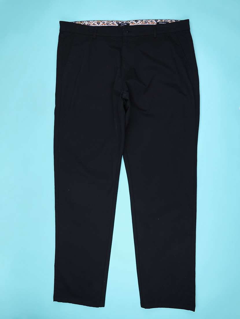 men solid mid rise chinos casual trouser