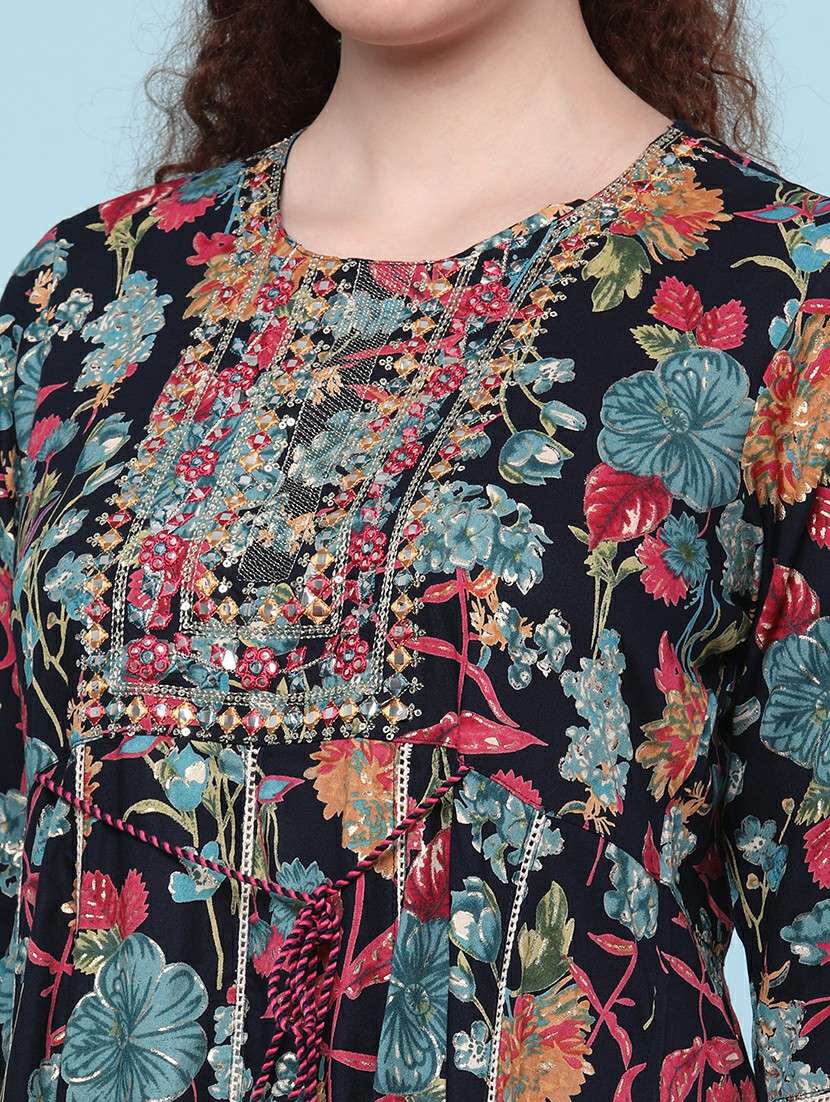 women printed three quarter sleeve kurta - 22250076 -  Standard Image - 5