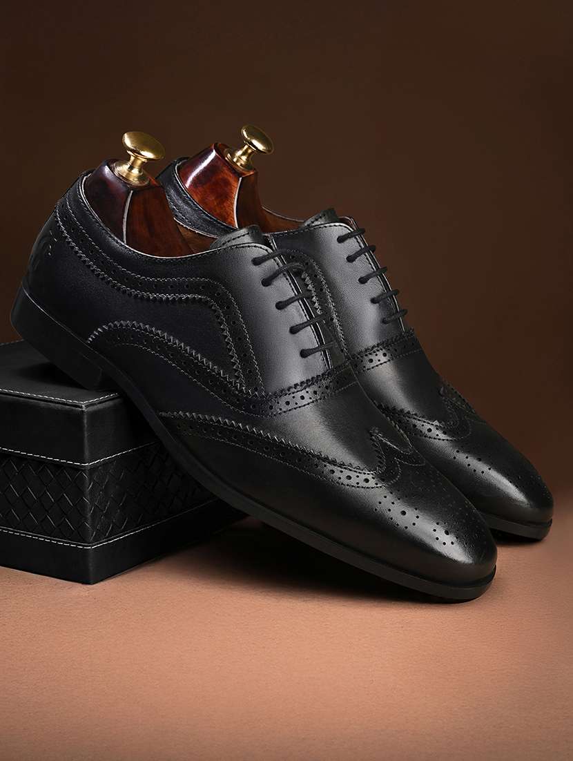 men black lace-up brouge